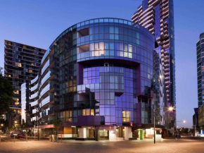  The Sebel Melbourne Docklands Hotel  Мельбурн
